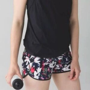 Lululemon geometric print run shorts